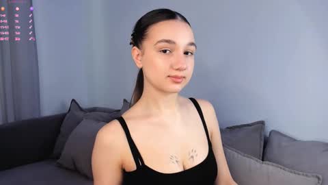 Snapshot of adelexx_zll chatting on February 20, 2026, 5:15 am adelexx_zll online show from February 20, 2026, 5:15 am