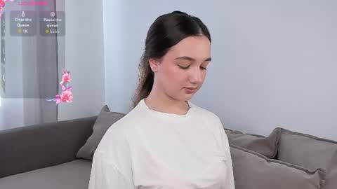 Snapshot of adelexx_zll chatting on June 12, 2026, 4:55 am adelexx_zll online show from June 12, 2026, 4:55 am