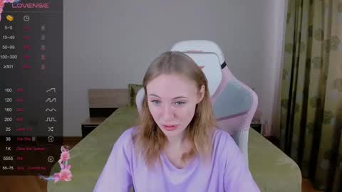 Snapshot of adelina_cowell chatting on March 9, 2025, 7:34 am Adelina online show from March 9, 2025, 7:34 am