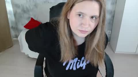 adelinalawson online show from April 12, 2026, 11:26 am