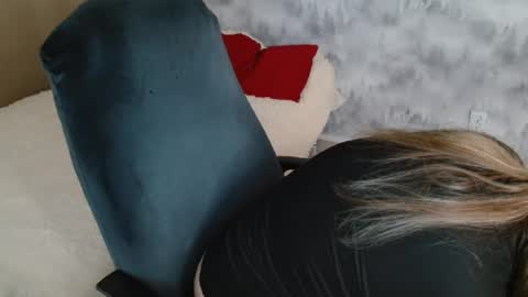 Snapshot of adelinalawson chatting on June 25, 2026, 9:03 am adelinalawson online show from June 25, 2026, 9:03 am