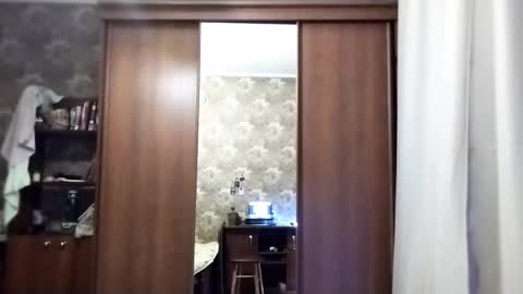 Snapshot of adelinehaefner chatting on December 14, 2025, 9:03 am Anna online show from December 14, 2025, 9:03 am