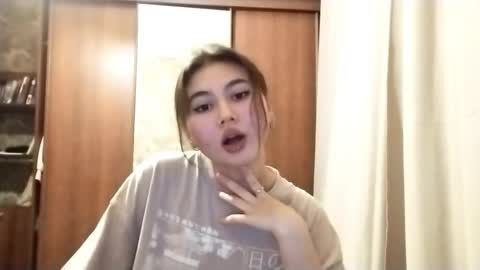 Snapshot of adelinehaefner chatting on December 16, 2025, 3:06 pm Anna online show from December 16, 2025, 3:06 pm