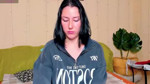 Adel online show from September 27, 2025, 5:18 pm