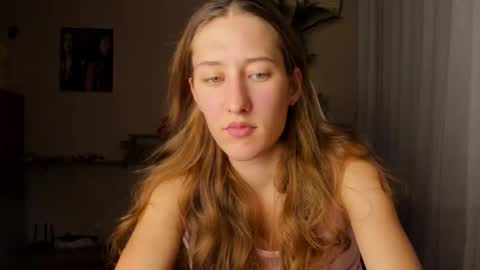 Adell online show from September 22, 2025, 9:39 pm