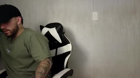 Ades online show from October 24, 2025, 12:01 pm