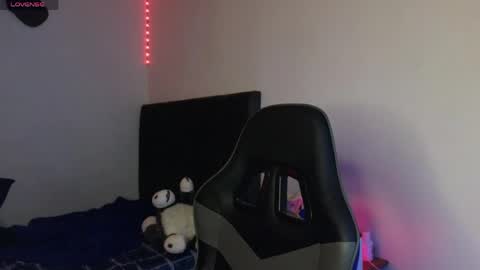 Snapshot of ades_lowe chatting on April 16, 2026, 4:02 am Ades online show from April 16, 2026, 4:02 am