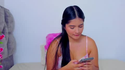 Snapshot of adhara__evanss chatting on January 6, 2025, 11:07 am   online show from January 6, 2025, 11:07 am