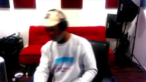 adick_ting online show from February 19, 2025, 4:34 am