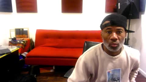 adick_ting online show from November 30, 2025, 10:03 pm