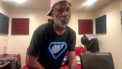Snapshot of adick_ting chatting on June 26, 2026, 1:15 pm adick_ting online show from June 26, 2026, 1:15 pm
