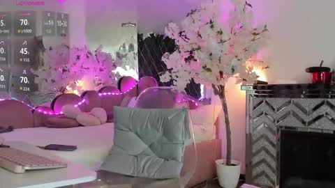 Adona online show from March 3, 2026, 6:41 am