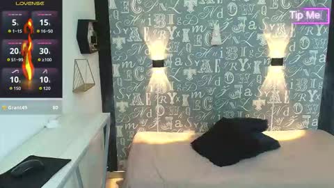 ADONIS online show from November 5, 2025, 7:36 pm