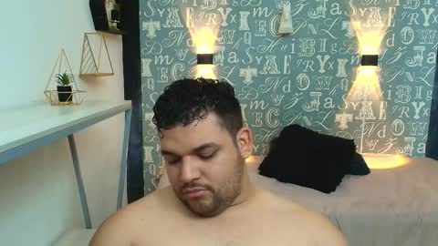 ADONIS online show from November 6, 2025, 9:48 pm