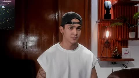 Snapshot of adonis_dlh chatting on December 4, 2024, 2:31 am Adonis online show from December 4, 2024, 2:31 am