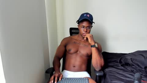 Adonis Knight  online show from February 5, 2025, 10:01 pm