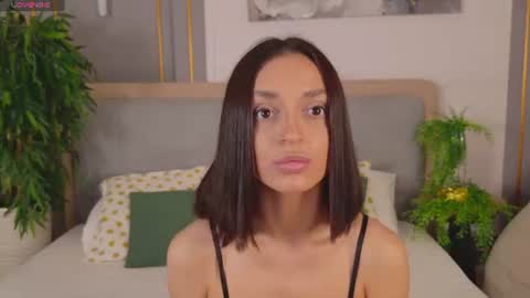 adoracortes online show from June 18, 2026, 5:08 am