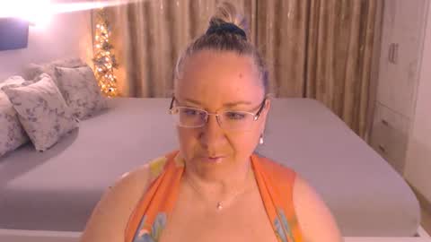 Cryna online show from April 15, 2026, 4:47 pm