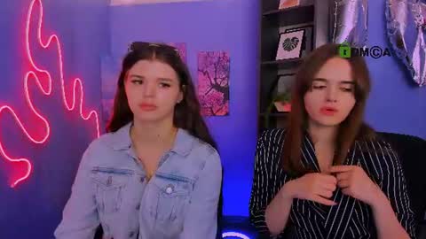 Snapshot of adri_sky chatting on August 3, 2026, 1:05 pm adri_sky online show from August 3, 2026, 1:05 pm