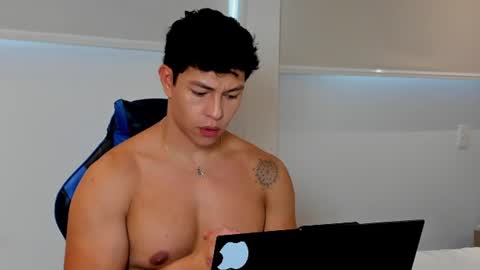 Adrian del Mar online show from June 14, 2026, 8:00 pm
