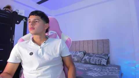 ADRIAN online show from March 3, 2026, 7:20 pm