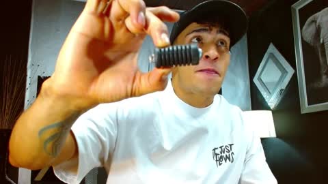 Snapshot of adrian_rae chatting on December 19, 2024, 12:23 pm online show from December 19, 2024, 12:23 pm