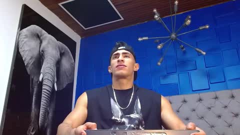 Snapshot of adrian_rae chatting on January 23, 2025, 11:58 am online show from January 23, 2025, 11:58 am