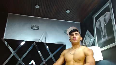 Snapshot of adrian_rae chatting on January 28, 2025, 2:53 pm online show from January 28, 2025, 2:53 pm