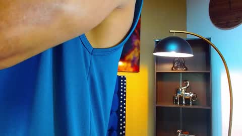 Snapshot of adrian_rae chatting on February 25, 2025, 3:38 pm online show from February 25, 2025, 3:38 pm