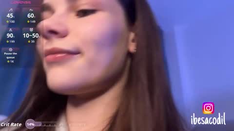 Adri online show from September 25, 2025, 8:23 pm