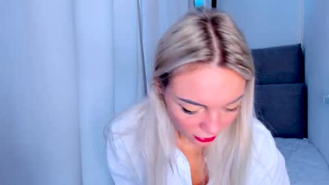 Adriana online show from February 9, 2025, 8:11 am