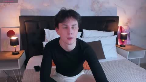 adrianoaubert online show from February 12, 2025, 10:35 am