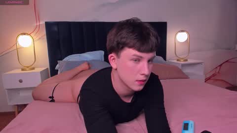 adrianoaubert online show from September 21, 2025, 3:08 am