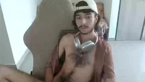 adrien_polo online show from February 19, 2026, 3:19 pm