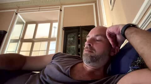 adrienfromparis online show from December 3, 2024, 12:38 pm