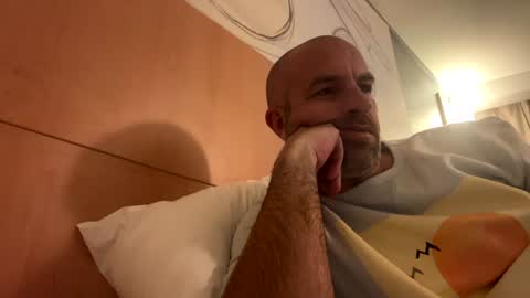 adrienfromparis online show from January 29, 2025, 8:04 pm