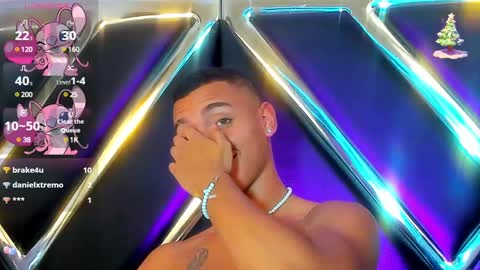 Adrian Lopez online show from December 11, 2024, 10:49 pm