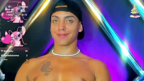 Adrian Lopez online show from December 12, 2024, 2:37 am