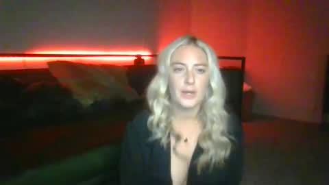 adventureswithsmitty online show from December 1, 2025, 5:12 am