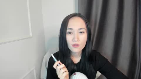 Aenie online show from October 13, 2025, 1:11 pm