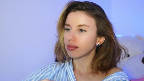 Aelia online show from March 3, 2026, 6:25 pm