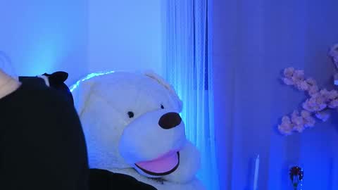 Aelia online show from March 20, 2026, 6:13 pm