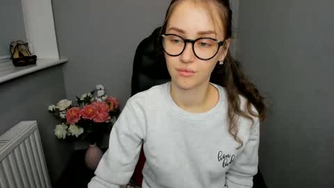 Snapshot of afinacutie chatting on December 5, 2024, 5:17 pm Afina online show from December 5, 2024, 5:17 pm