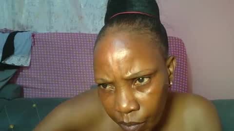 Snapshot of african_divaa chatting on February 22, 2026, 2:48 pm african_divaa online show from February 22, 2026, 2:48 pm