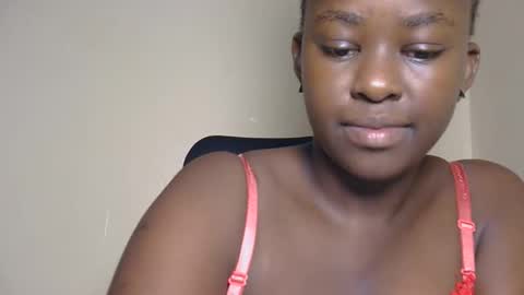 Snapshot of african_sluttygal chatting on November 17, 2025, 10:59 pm african_sluttygal online show from November 17, 2025, 10:59 pm