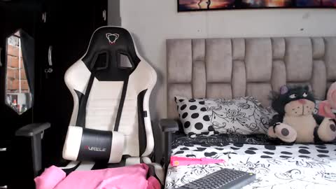 afrodita096 online show from February 7, 2025, 10:09 pm