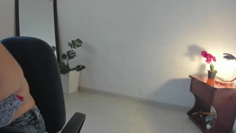 Lorena online show from September 17, 2025, 2:52 pm