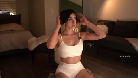 Emma online show from June 9, 2026, 10:21 pm