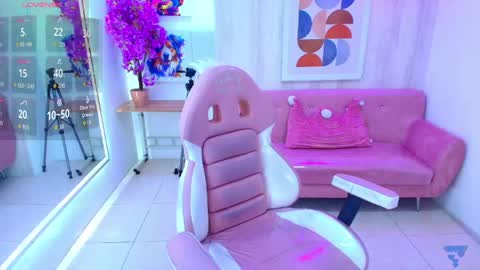 afrodita_loren online show from April 26, 2026, 3:15 am