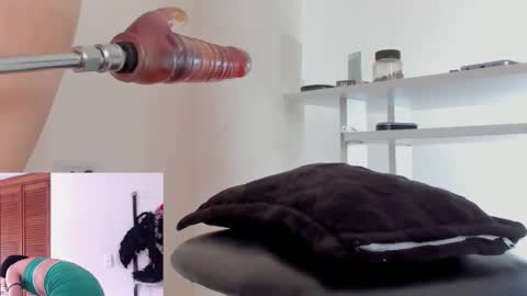 afroditacute16 online show from October 7, 2025, 6:27 pm